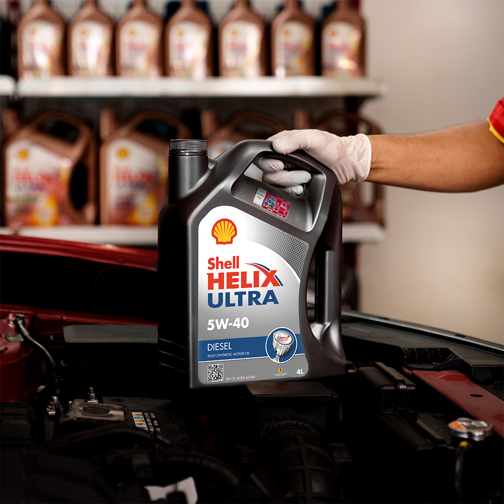 Моторна олива Shell Helix Ultra Diesel 5W-40